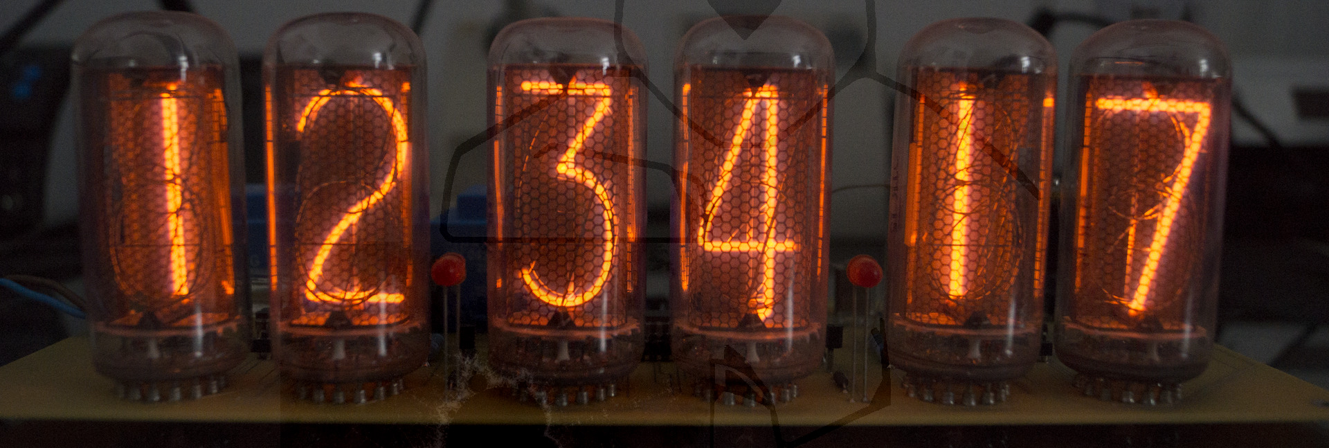 Nixie Uhr mit der Röhre ИН-18